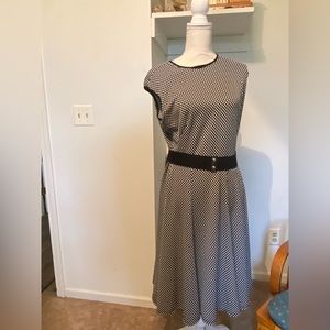 Woman’s dress black and white,size 14